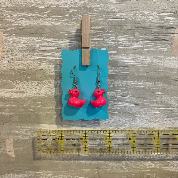 New Pink Resin Rubber Duck Hanging Earrings - Picture 4 of 5